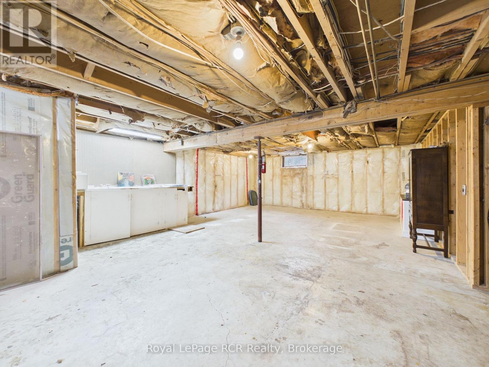 153 CARLING TERRACE - 23