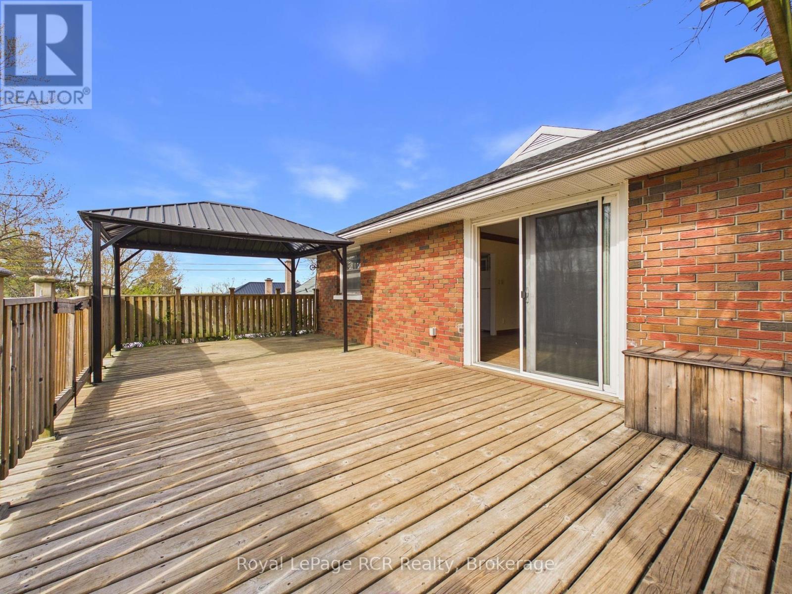 153 CARLING TERRACE - 25