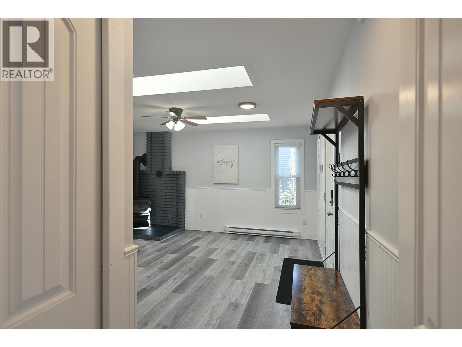 5784 MEDUSA STREET, Sechelt