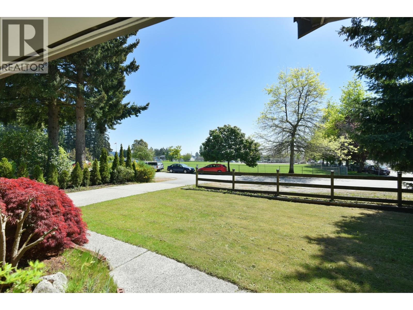 5784 MEDUSA STREET, Sechelt