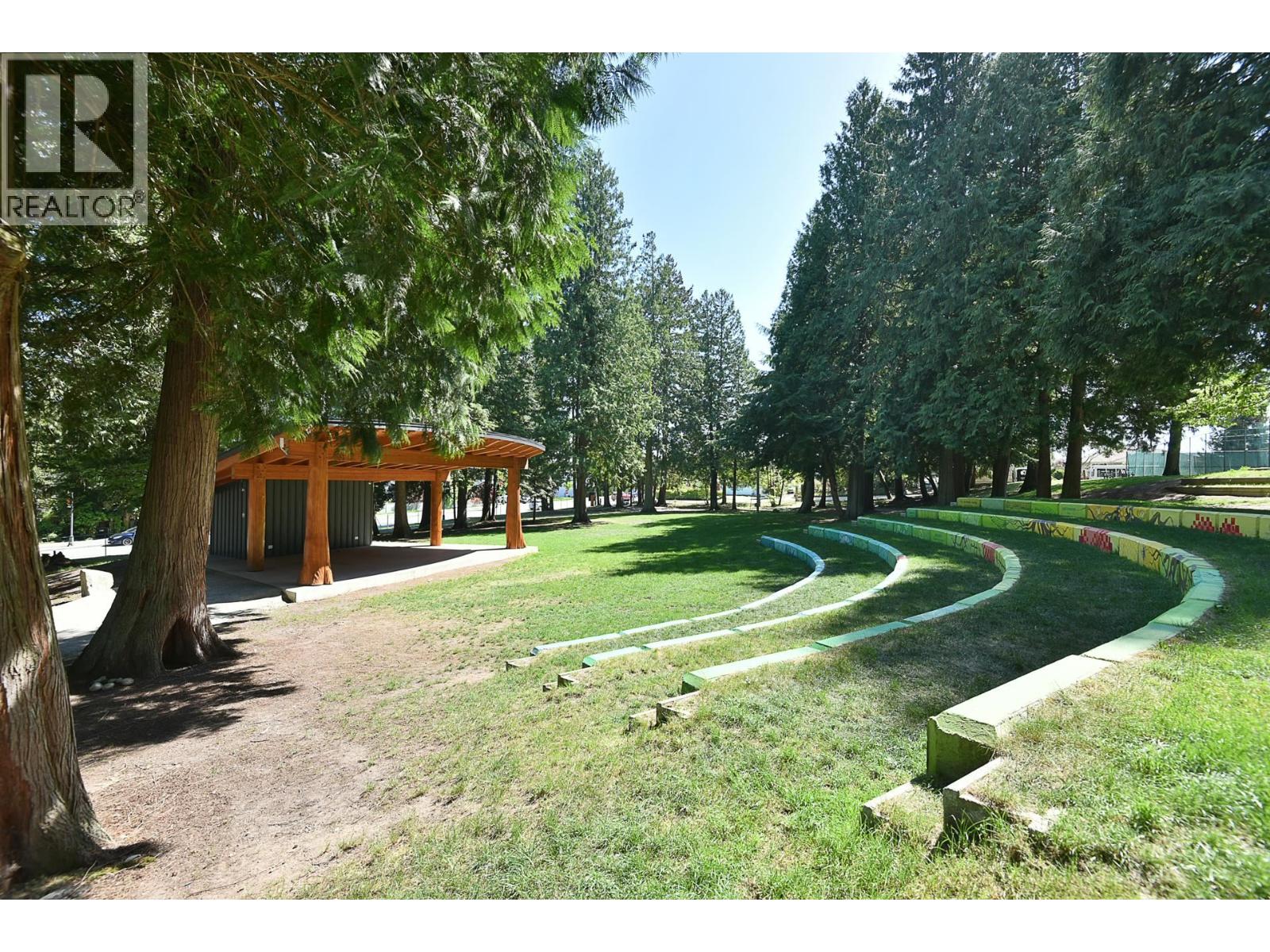 5784 MEDUSA STREET, Sechelt