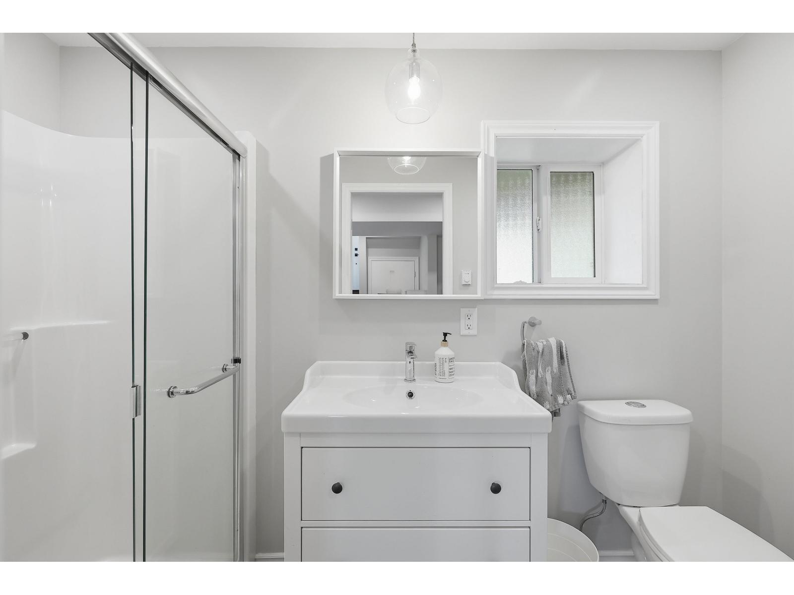 4 Bed, 3 Bath House for Sale in Abbotsford – 34661 ELLIOT AVENUE, Abbotsford - Image 6