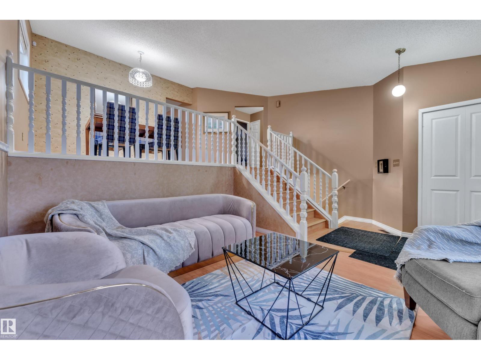4903 11A AV NW - 10