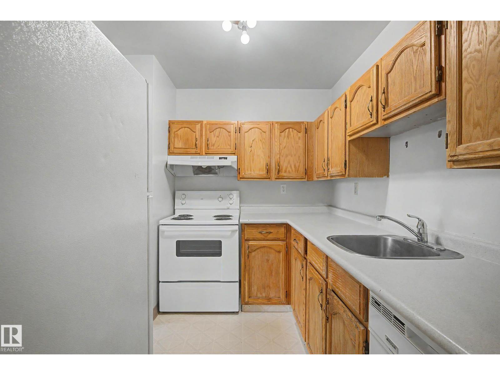 #608 10125 109 ST NW - 14