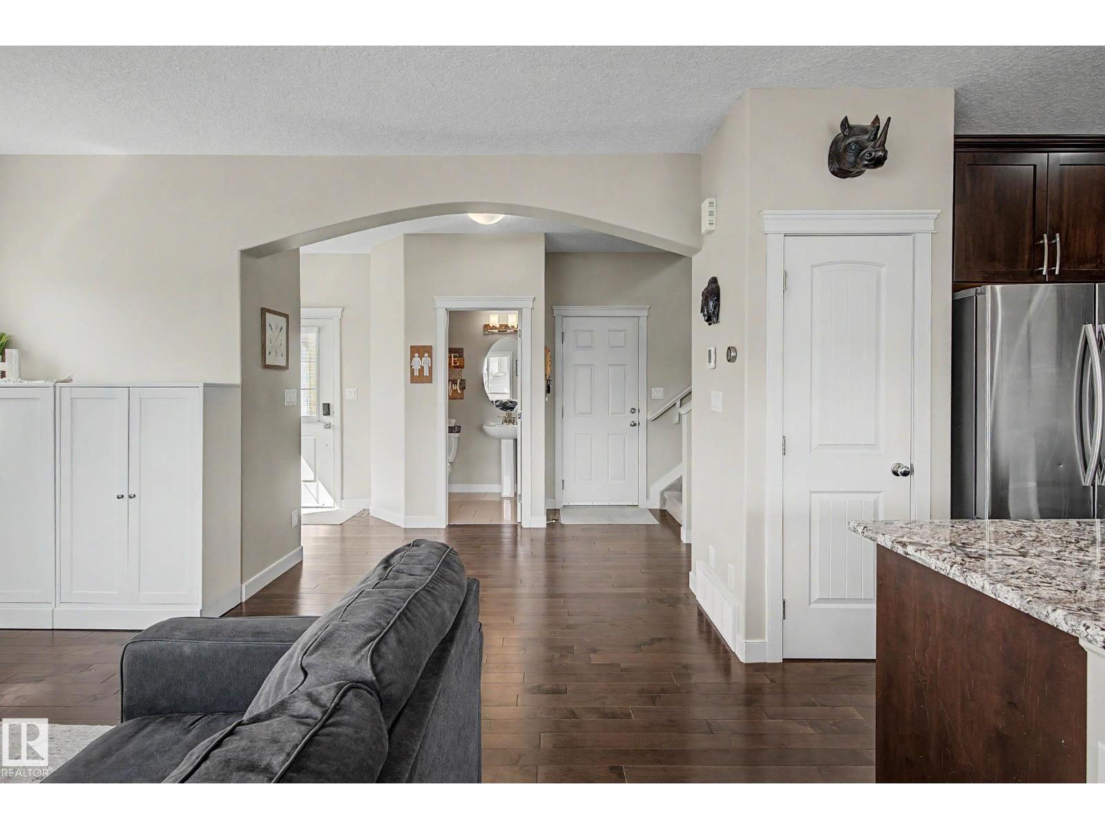 9483 227 ST NW - 21