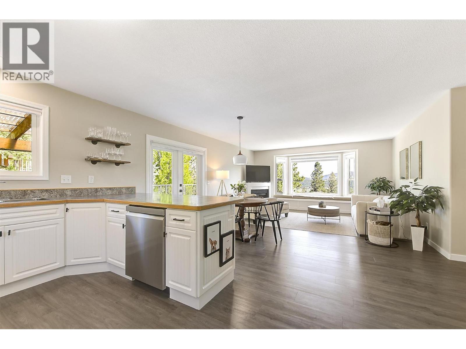 13424 Hermistion Drive, Summerland