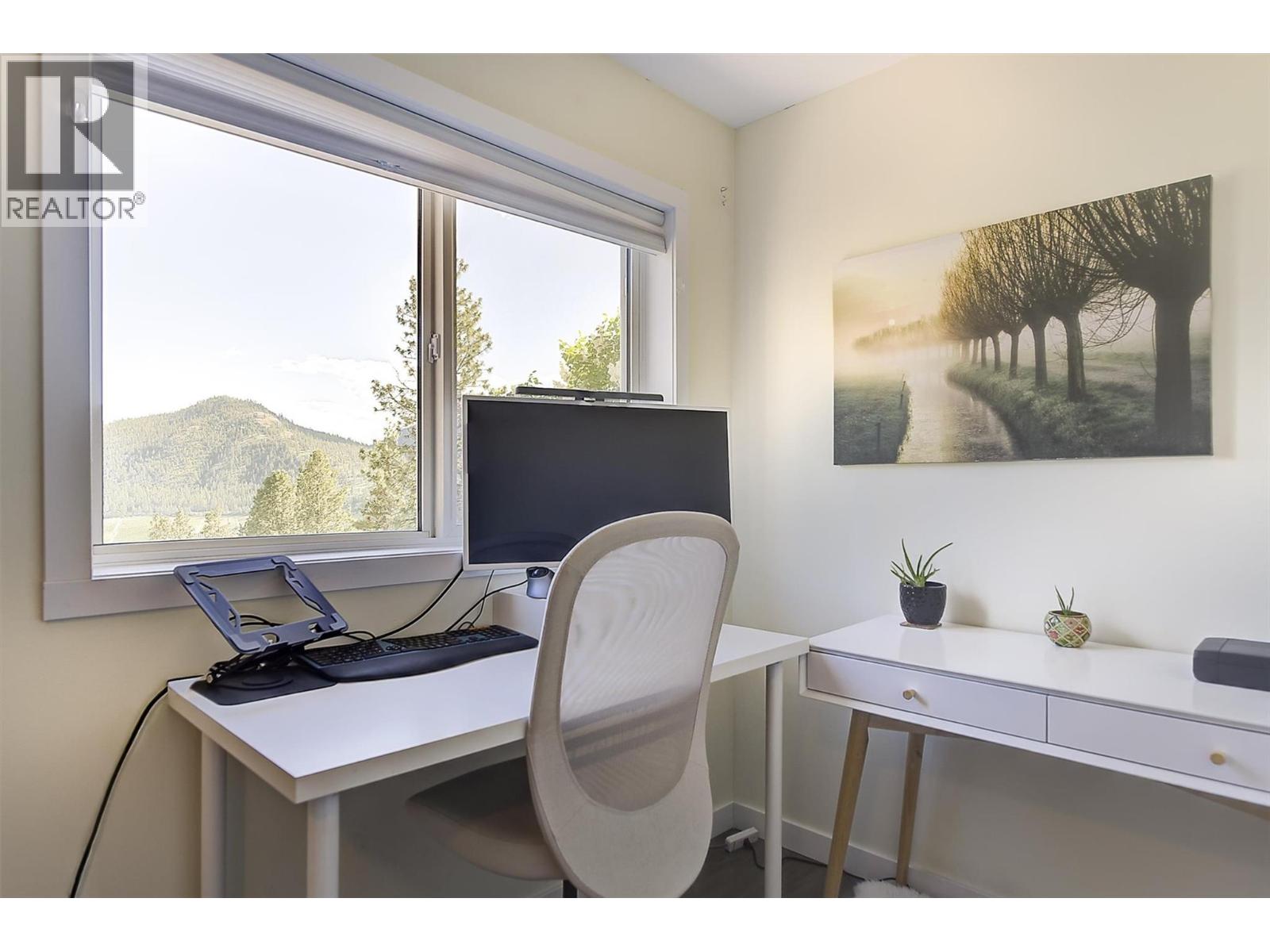 13424 Hermistion Drive, Summerland