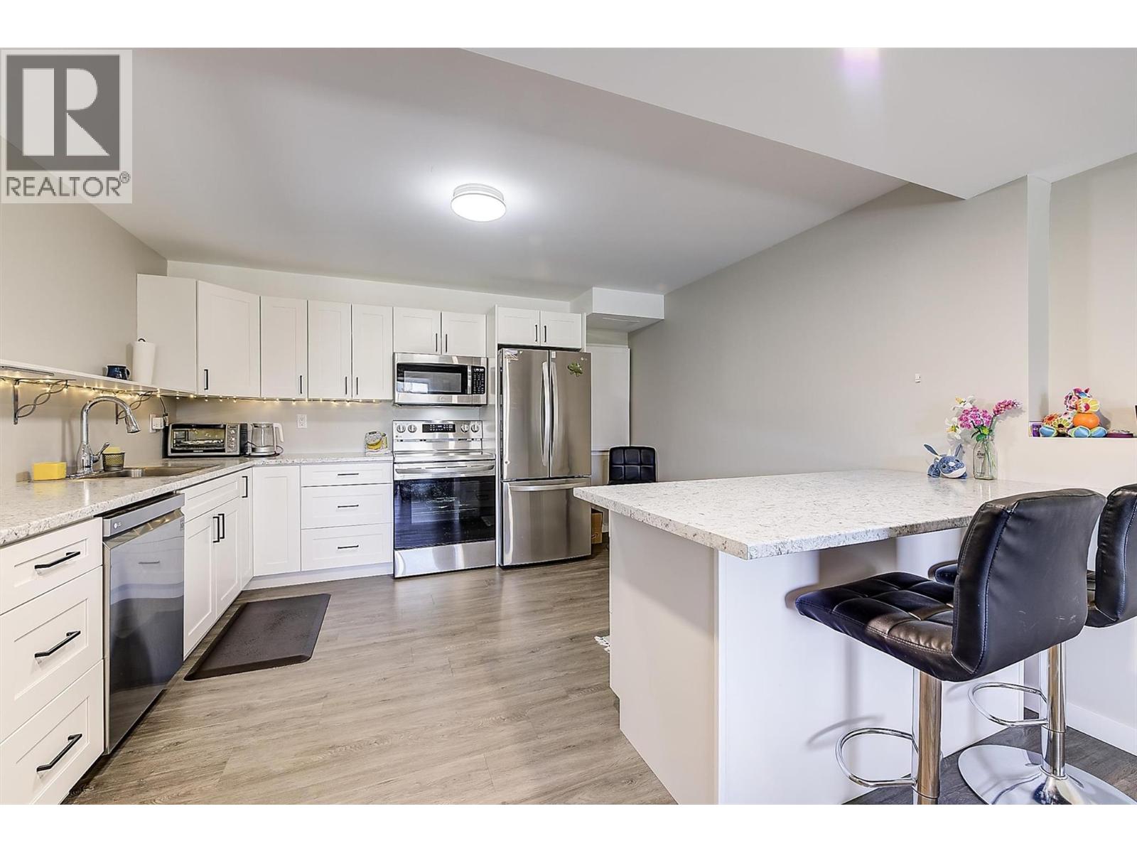 13424 Hermistion Drive, Summerland