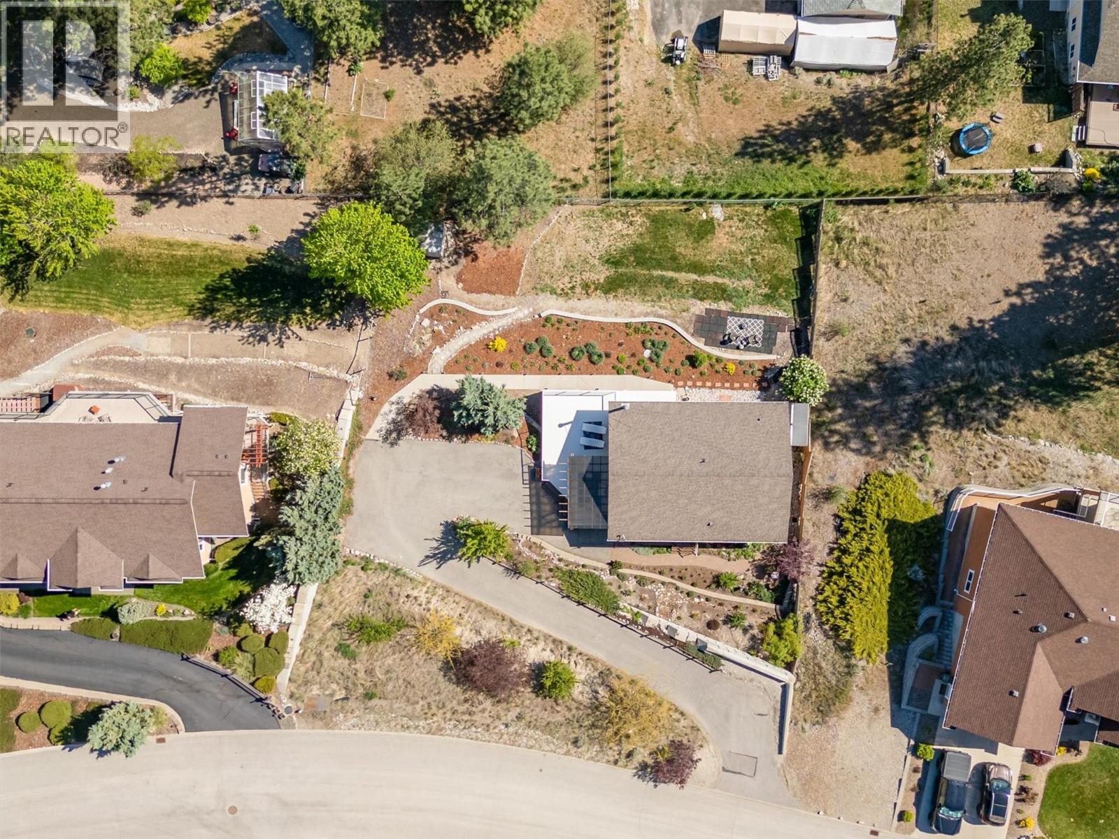 13424 Hermistion Drive, Summerland