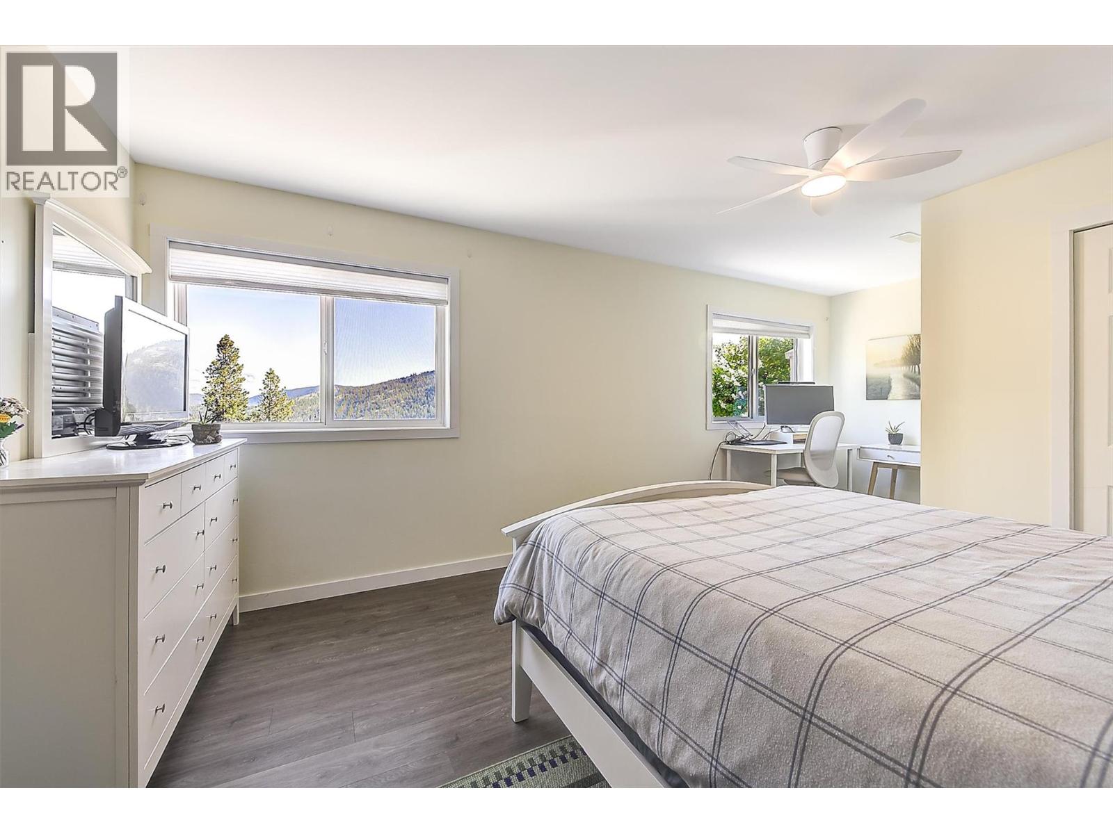 13424 Hermistion Drive, Summerland