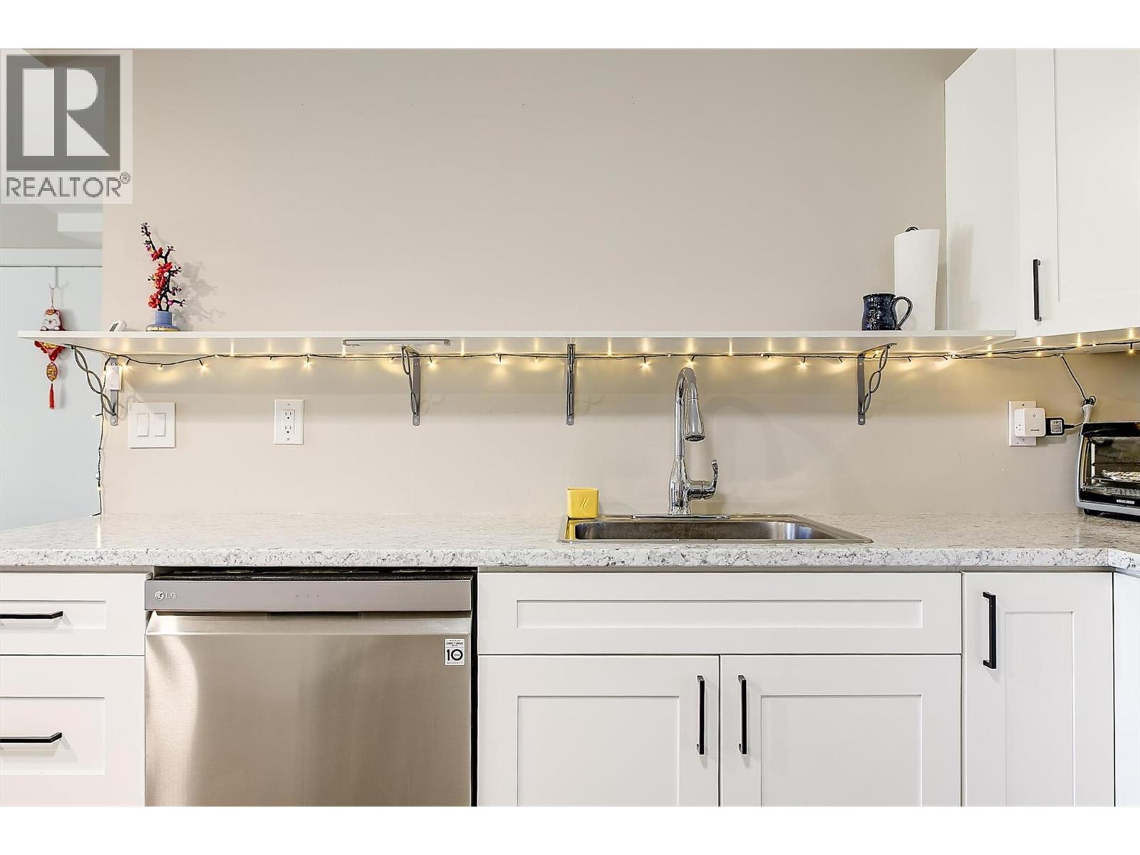 13424 Hermistion Drive, Summerland