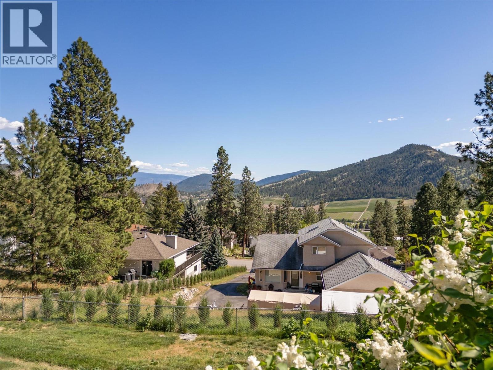 13424 Hermistion Drive, Summerland