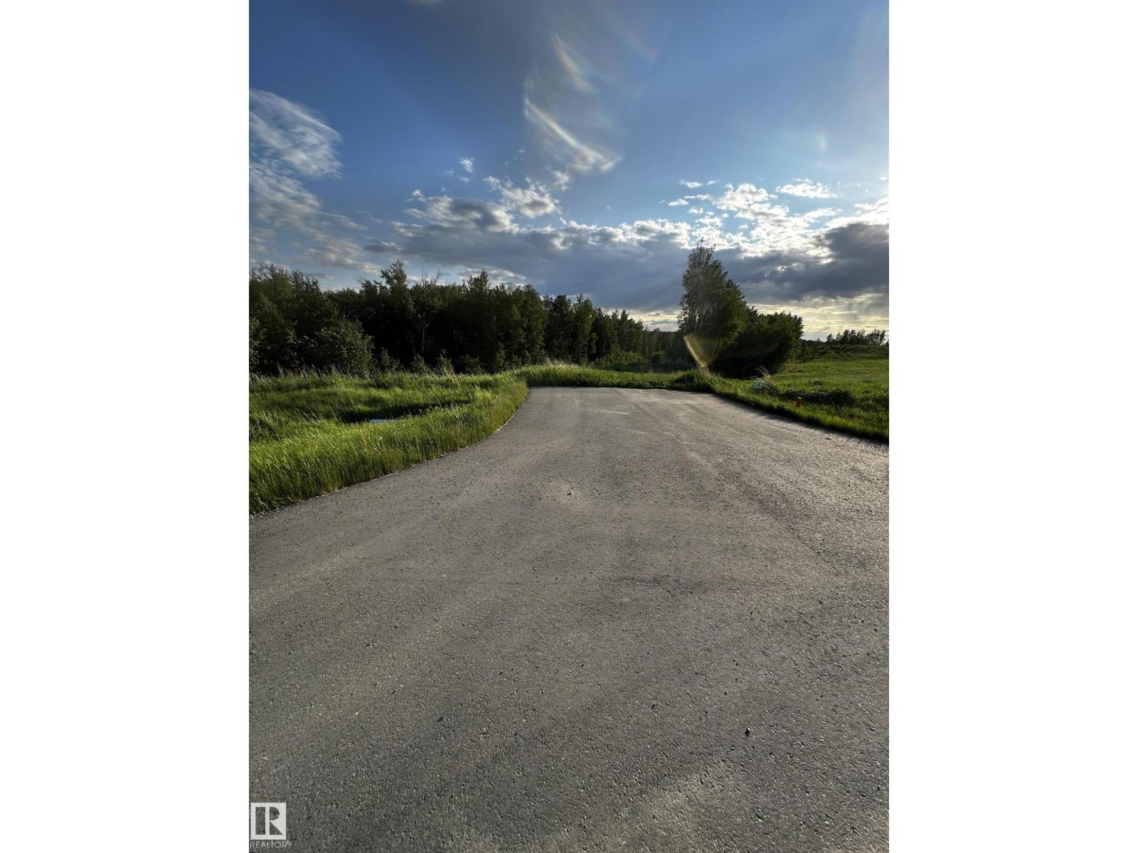 103 2307 TWP 522, Rural Parkland County
