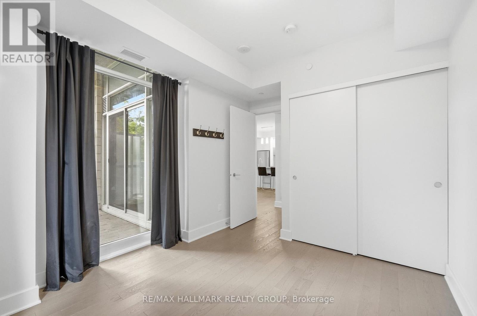 #106 255 BAY STREET - 21