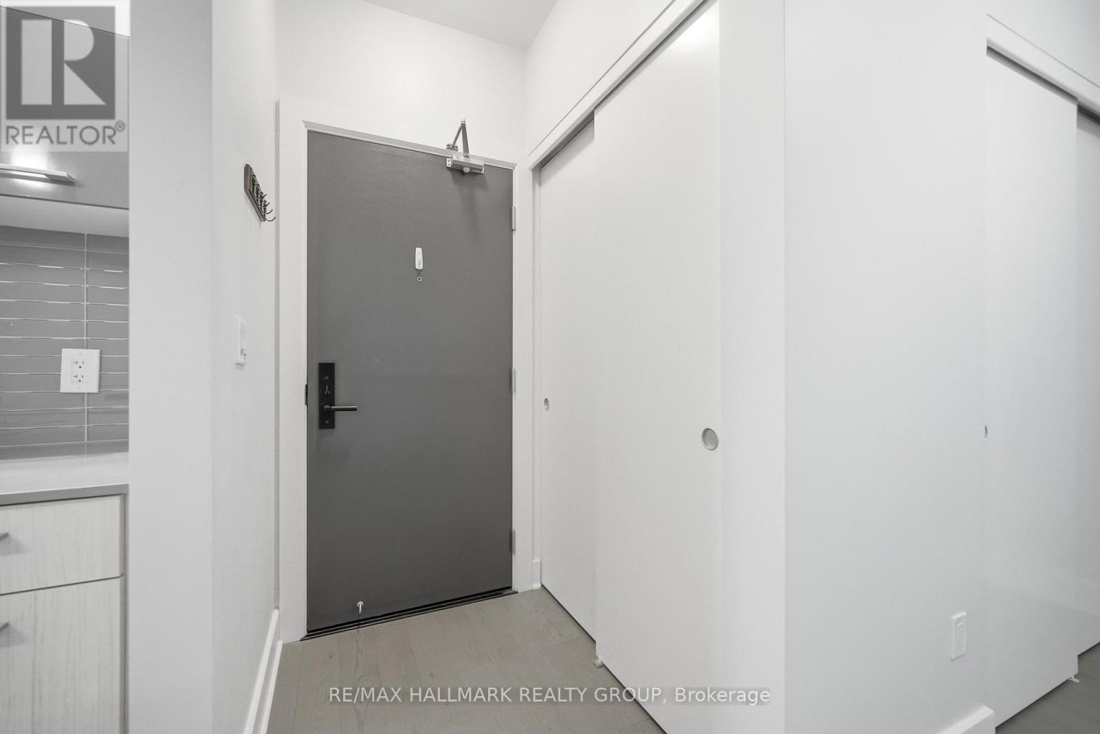 #106 255 BAY STREET - 6