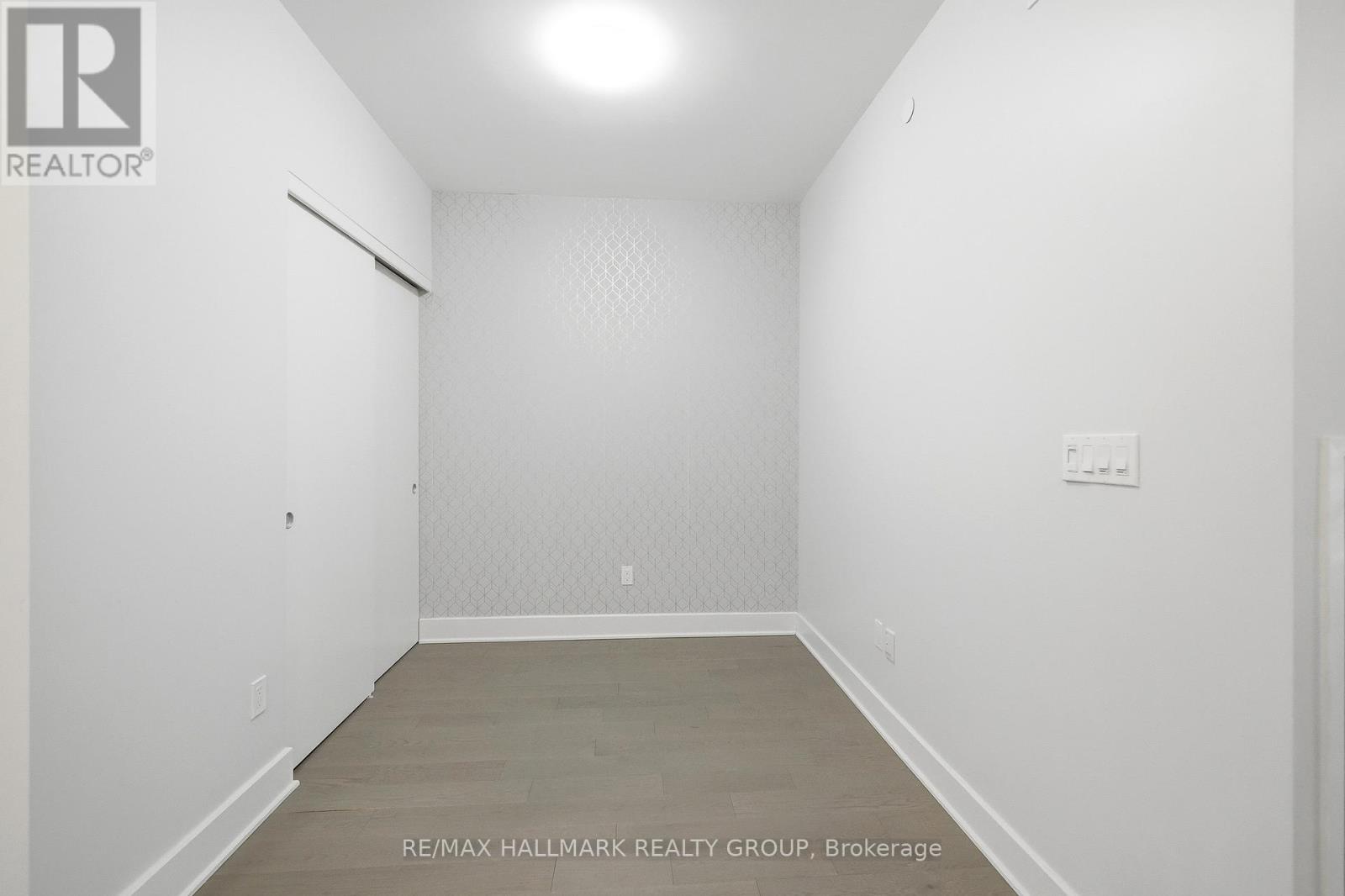 #106 255 BAY STREET - 8