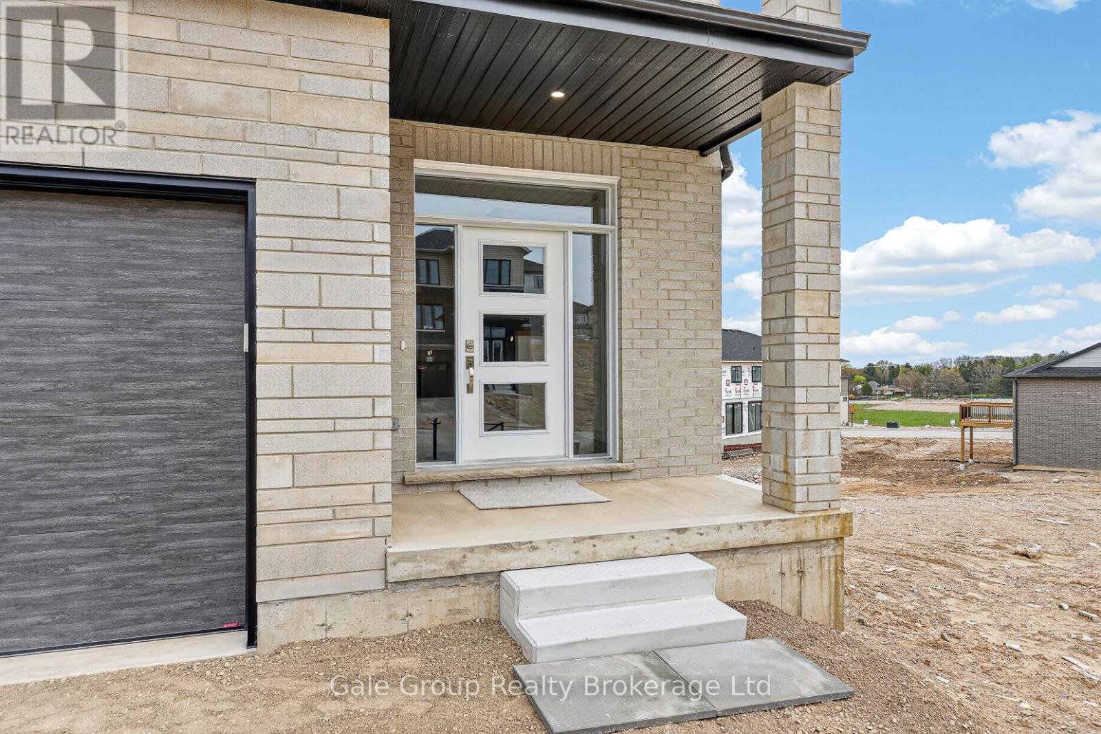 463 GILLESPIE STREET - 3