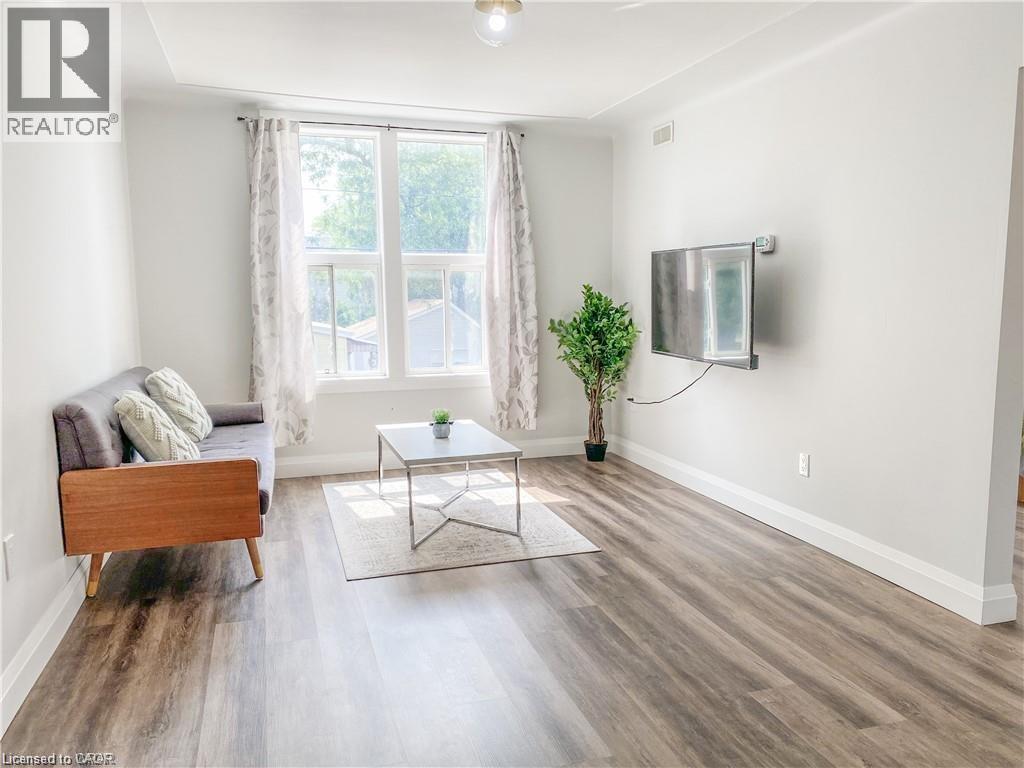 132 AHRENS Street W Unit# 2, Kitchener, Ontario, N2H4C7 — Photo 5