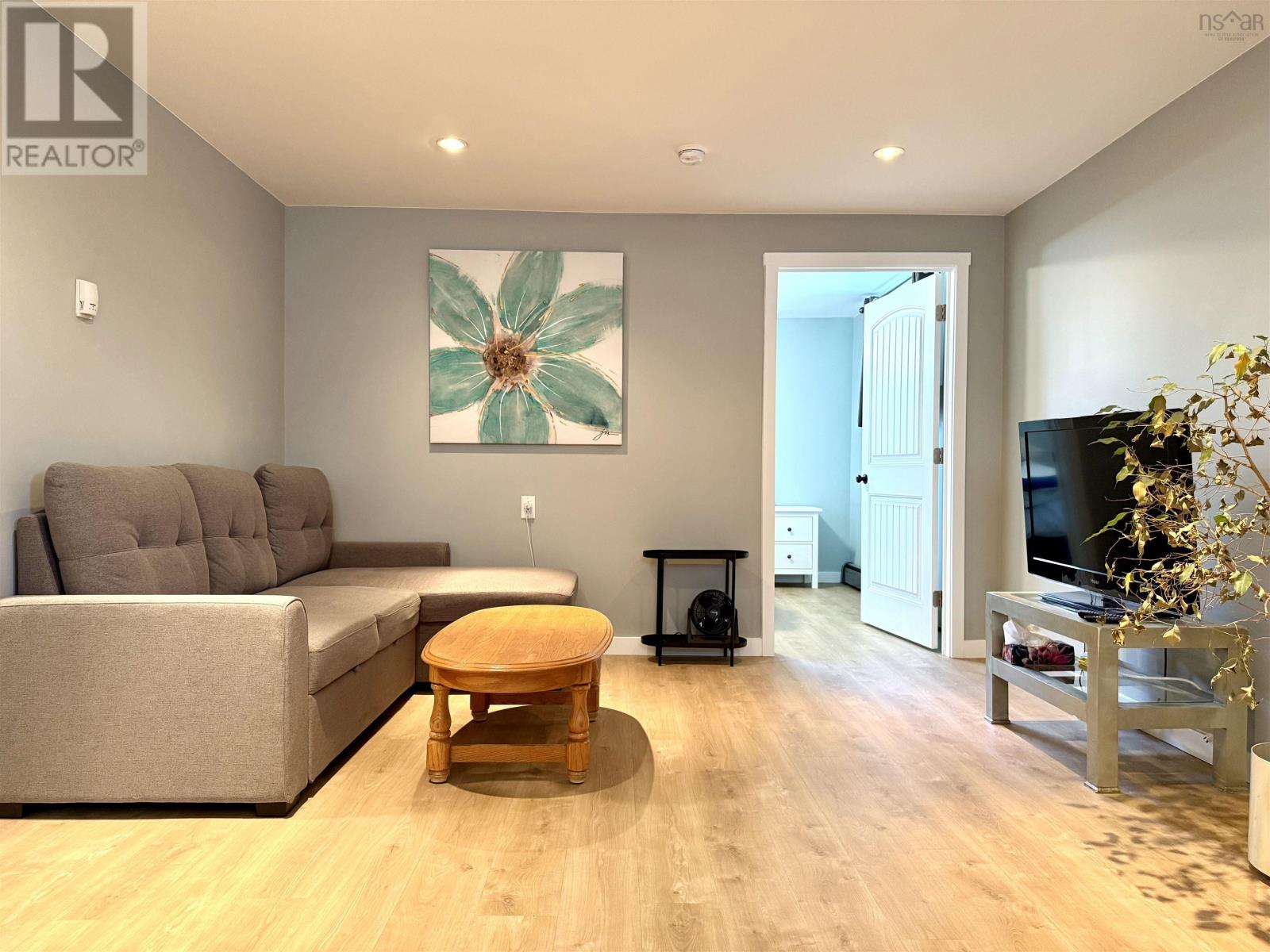 Property 45 of 50 of 6 Durley Street