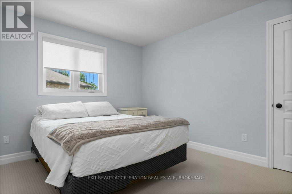 79 HARTWOOD CRESCENT - 21
