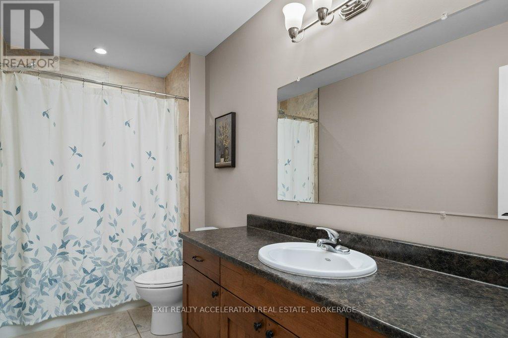 79 HARTWOOD CRESCENT - 22
