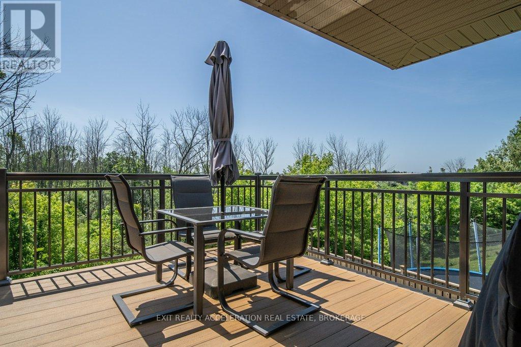 79 HARTWOOD CRESCENT - 40