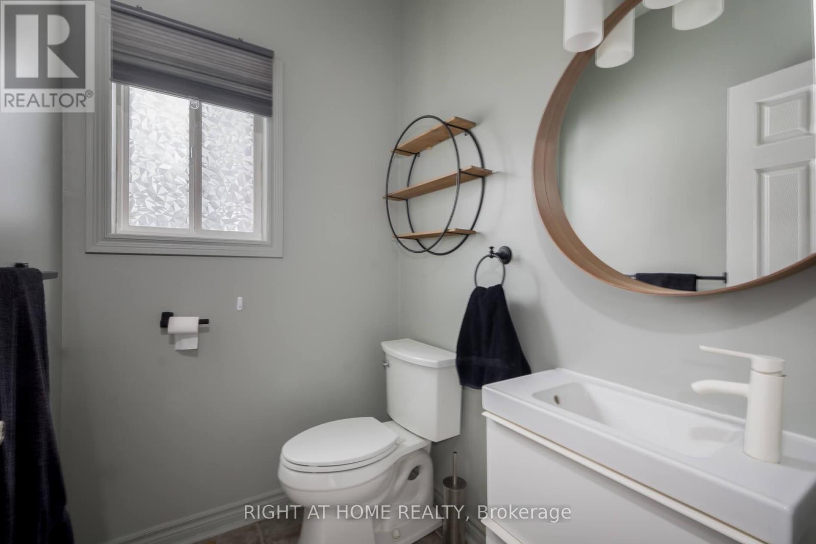 1171 EWART STREET - 22