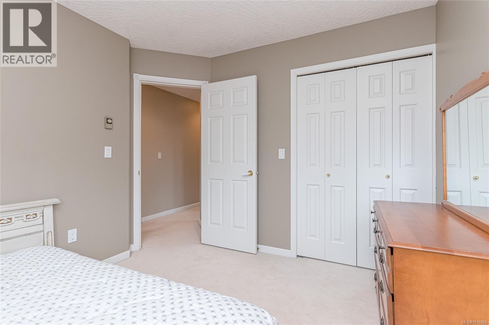 2228 Tarn Pl - 32