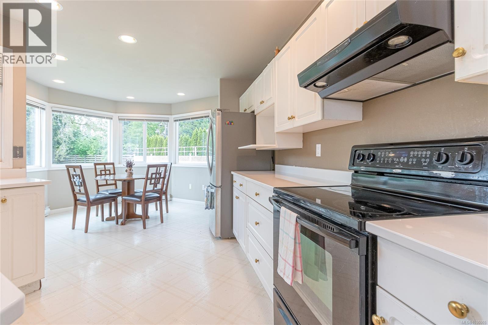 2228 Tarn Pl - 15