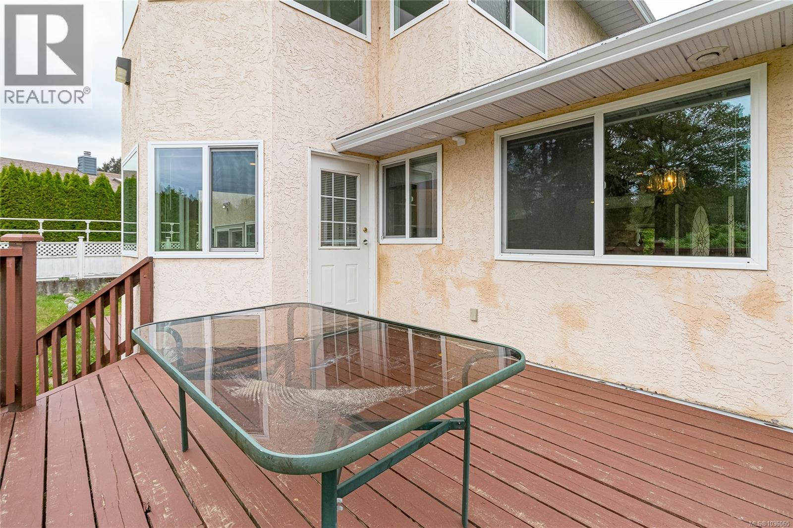 2228 Tarn Pl - 39