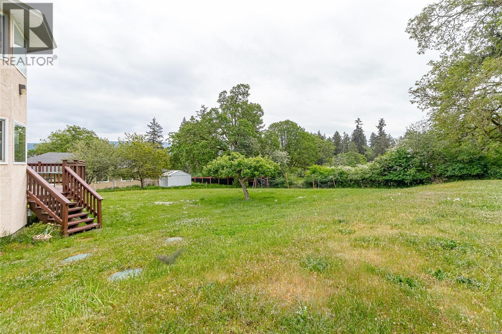 2228 Tarn Pl - 41