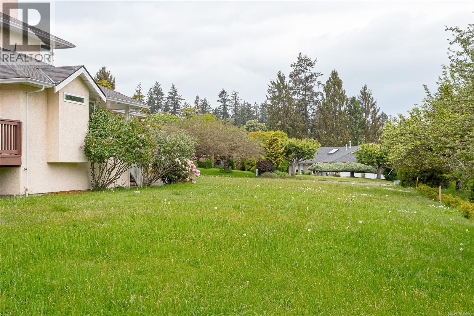 2228 Tarn Pl - 46