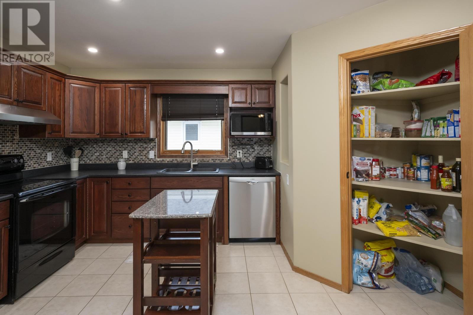 715 Porcupine Blvd, Thunder Bay, Ontario, P7C6A7 — Photo 10