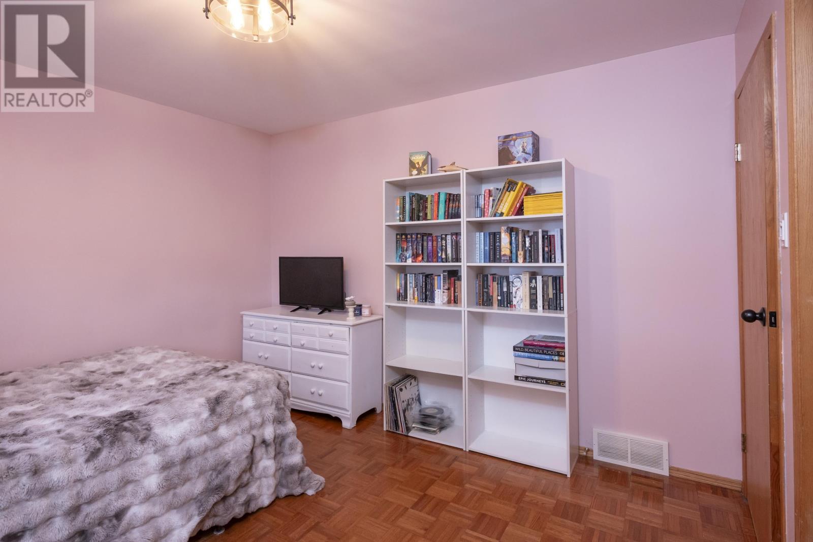 715 Porcupine Blvd, Thunder Bay, Ontario, P7C6A7 — Photo 15