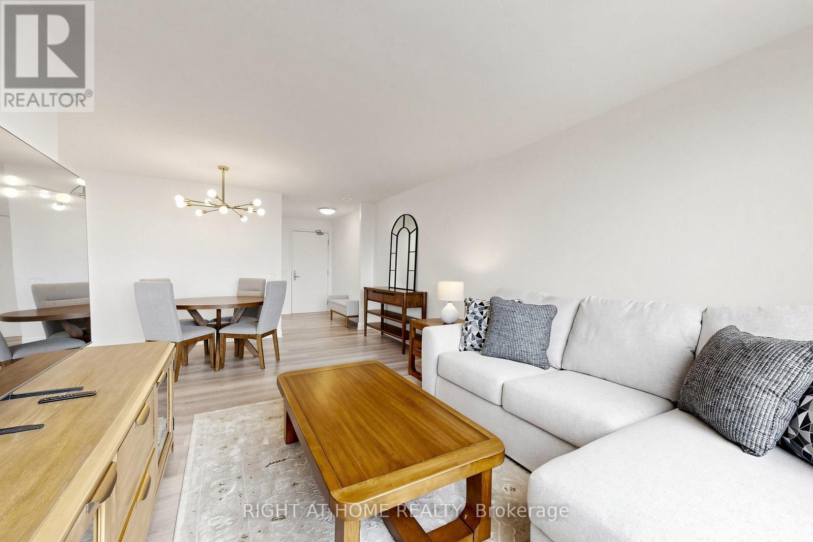 #512 78 HARRISON GARDEN BOULEVARD - 7