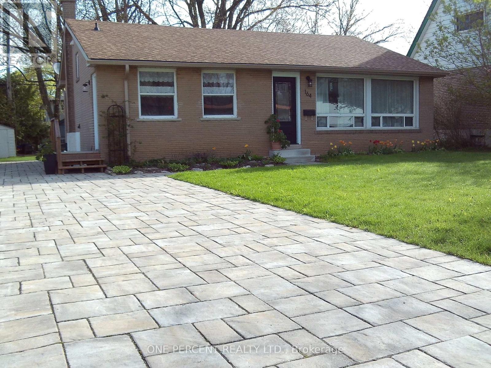 164 REDFORD CRESCENT - Image 2