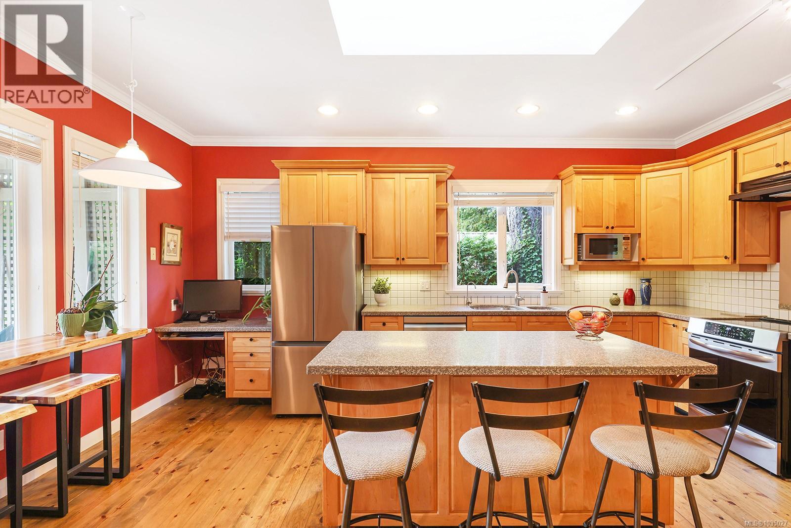 789 3RD St - 17