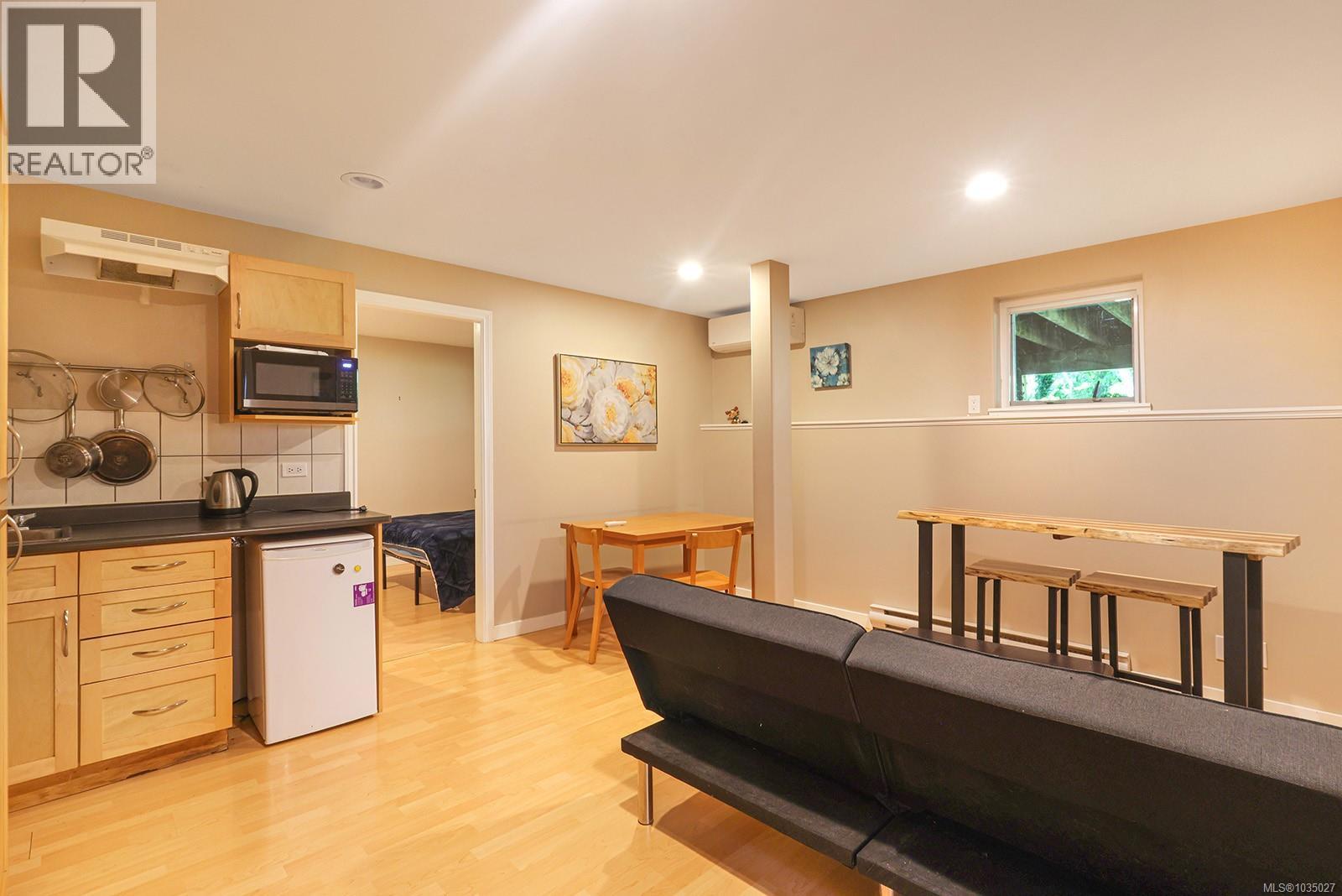 789 3RD St - 32