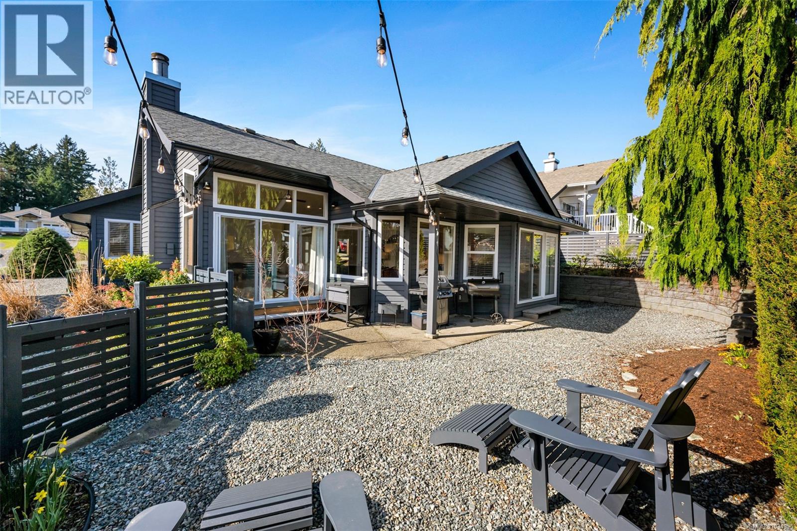 72 Marine Dr - Image 3