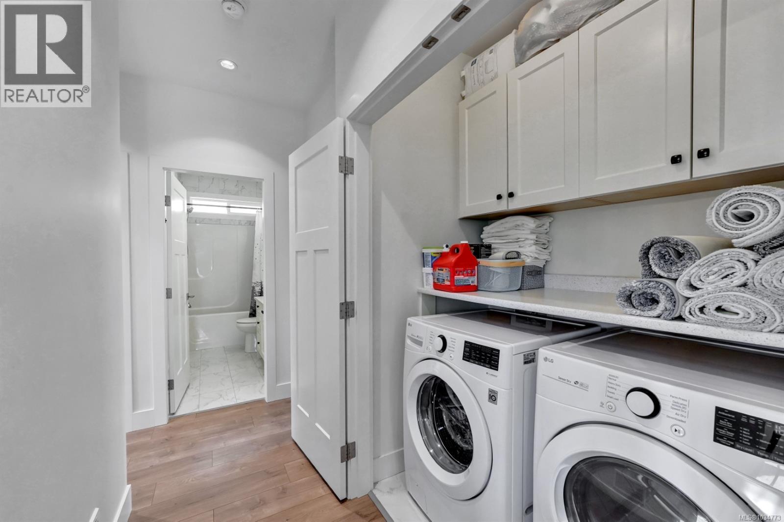 104 Golden Oaks Cres - 20