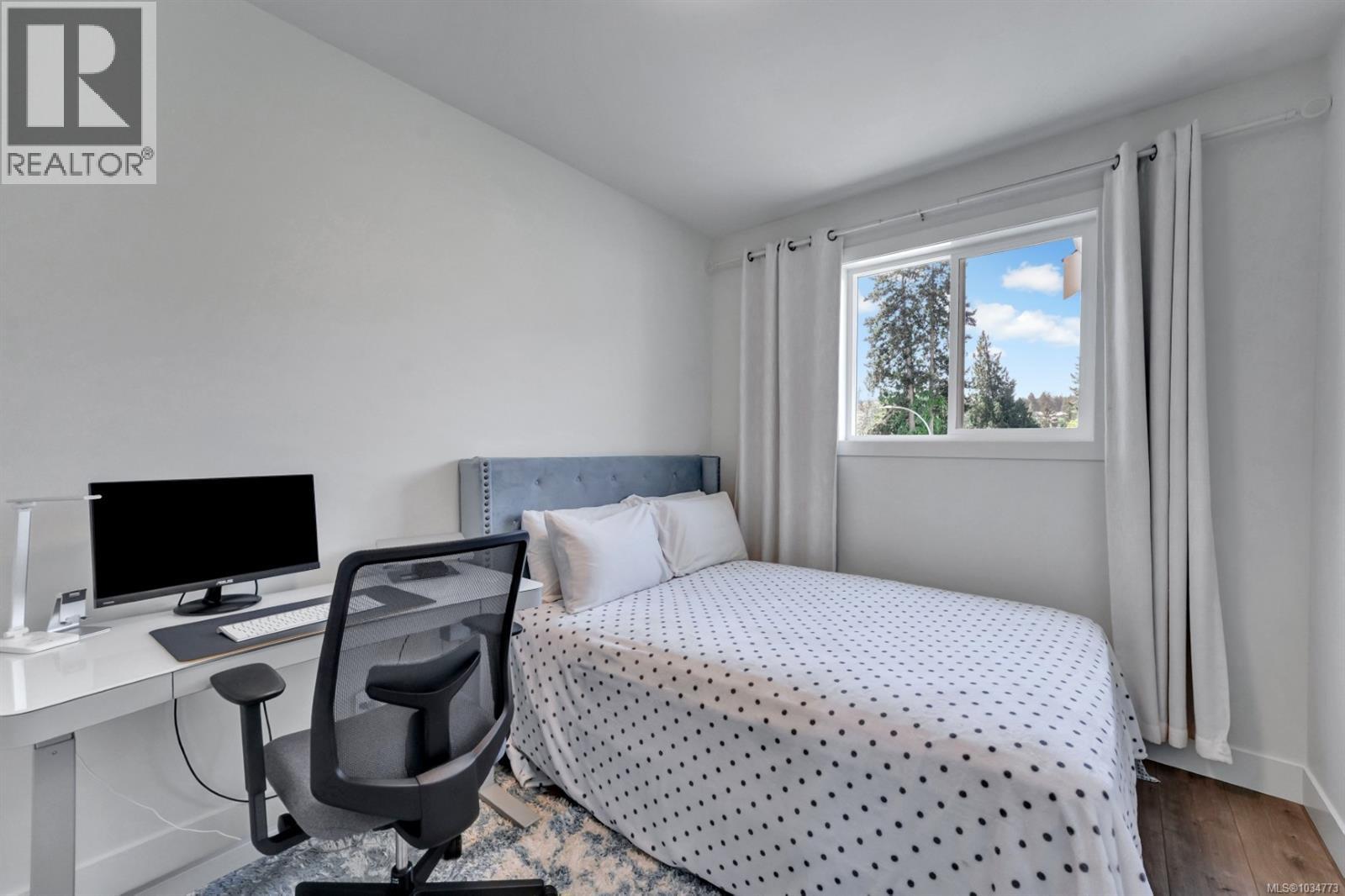 104 Golden Oaks Cres - 23