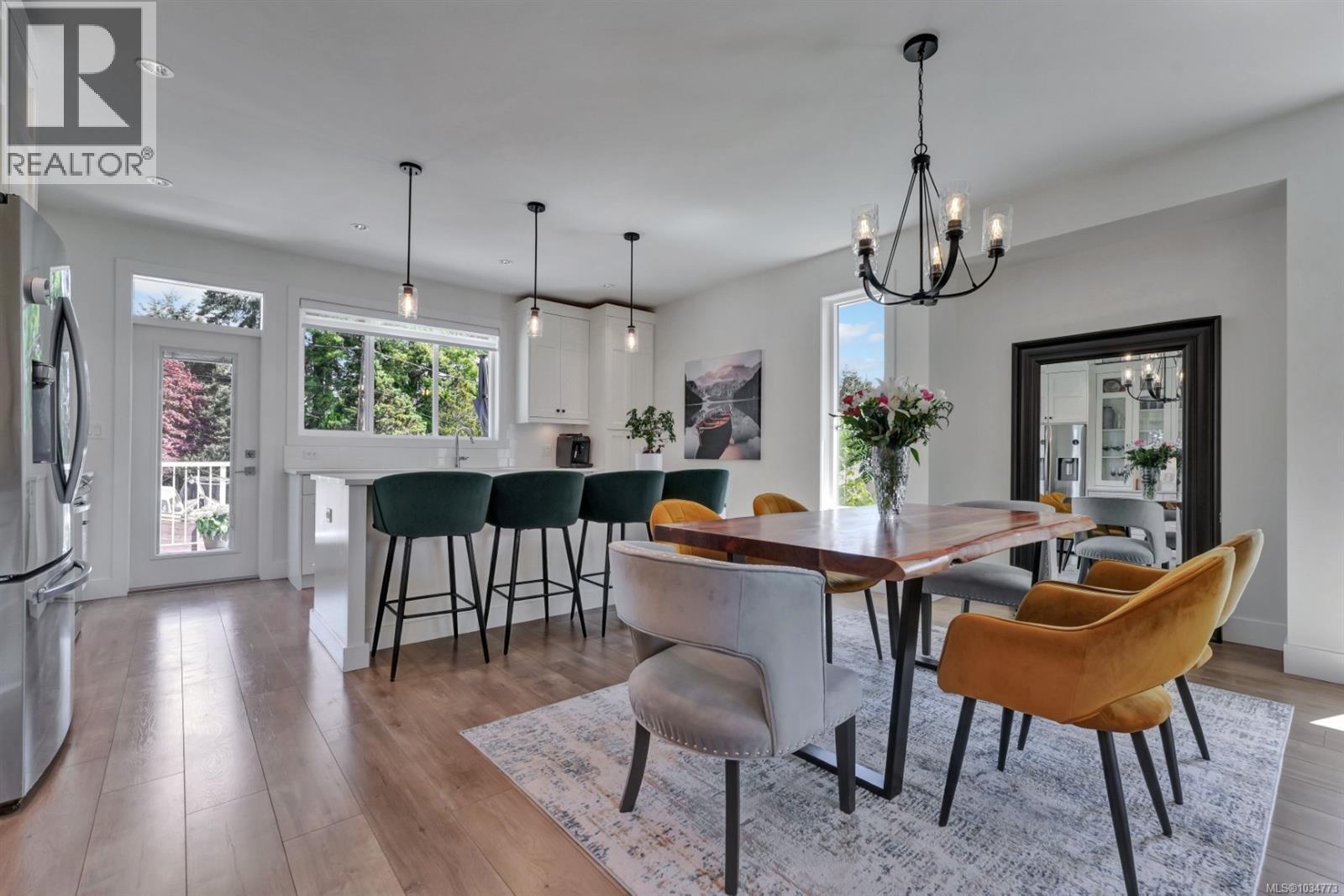 104 Golden Oaks Cres - 5