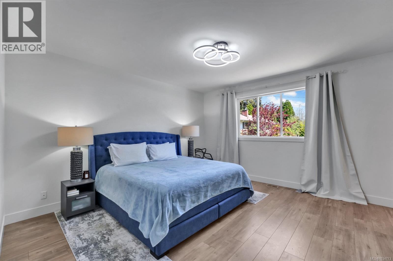 104 Golden Oaks Cres - 8