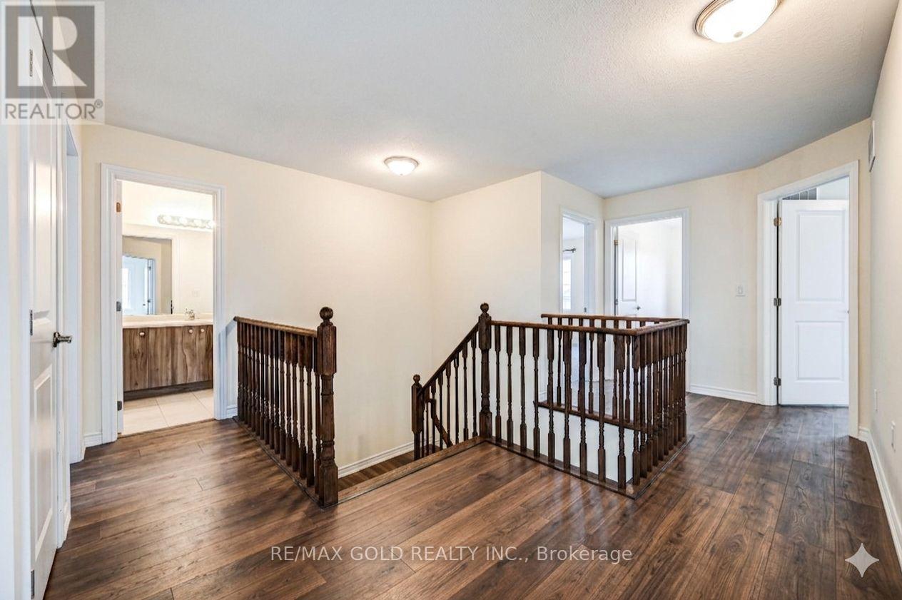 84 ATLANTIS DRIVE W - 12