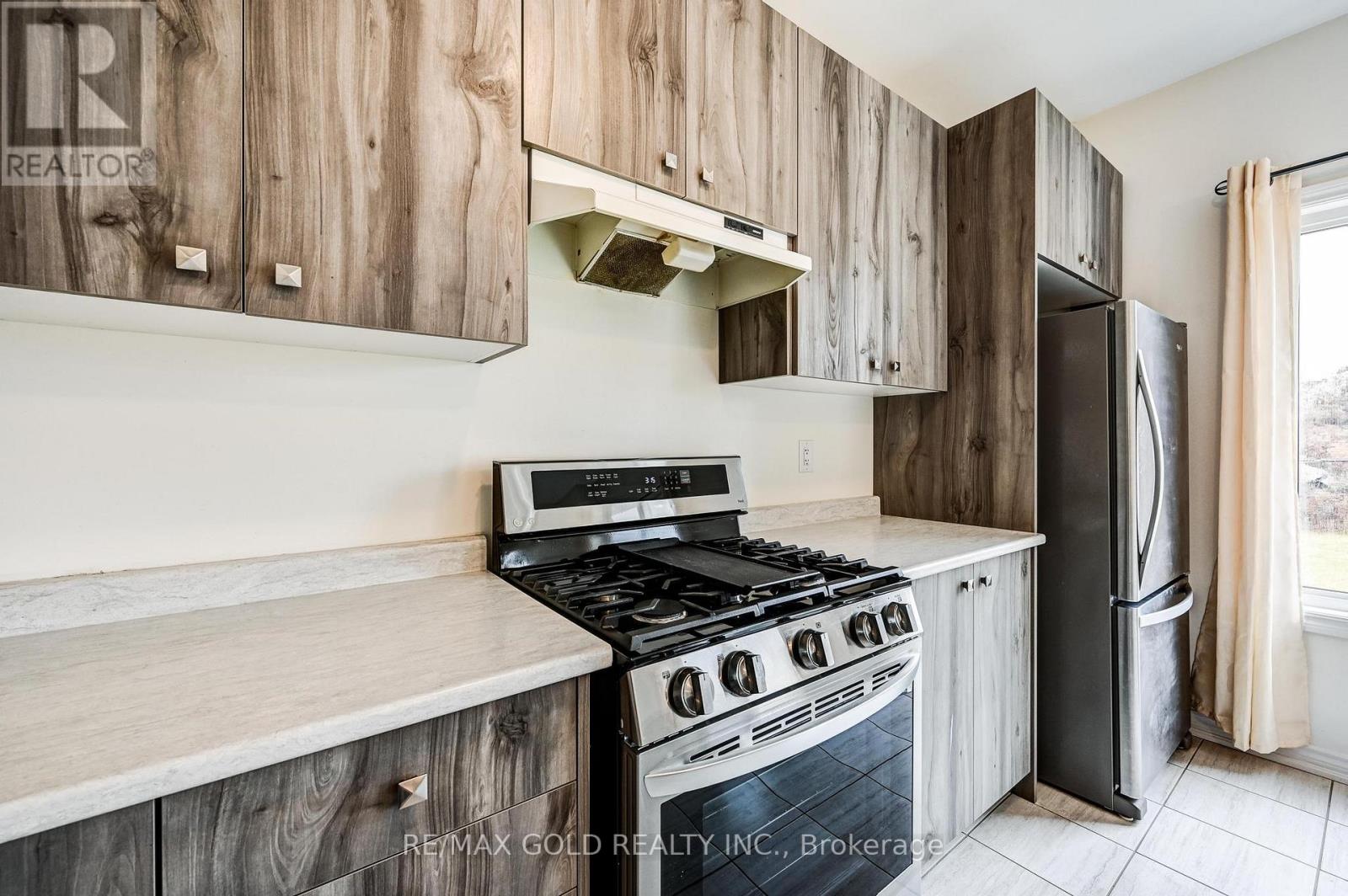 84 ATLANTIS DRIVE W - 10
