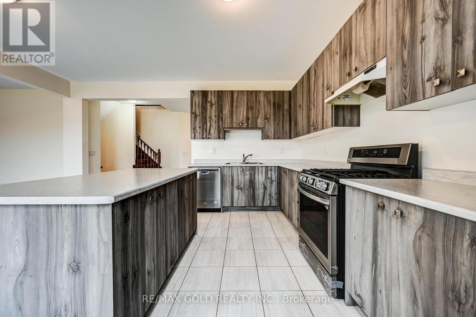 84 ATLANTIS DRIVE W - 9