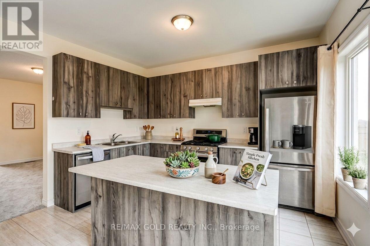 84 ATLANTIS DRIVE W - 7