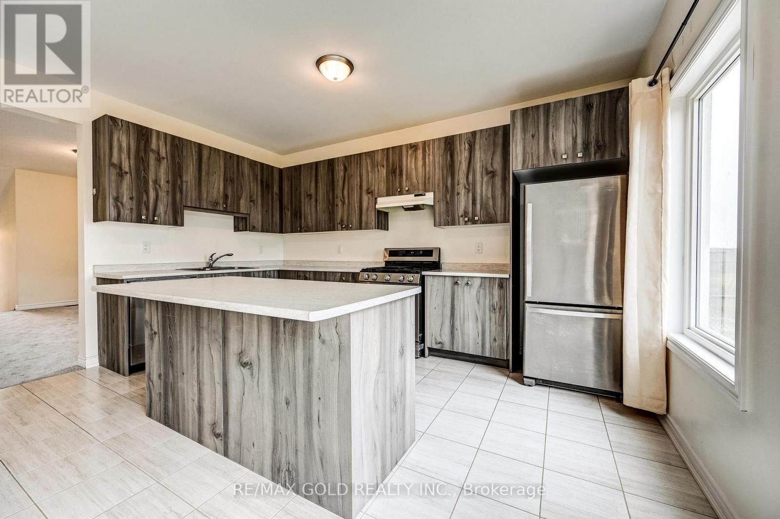 84 ATLANTIS DRIVE W - 8