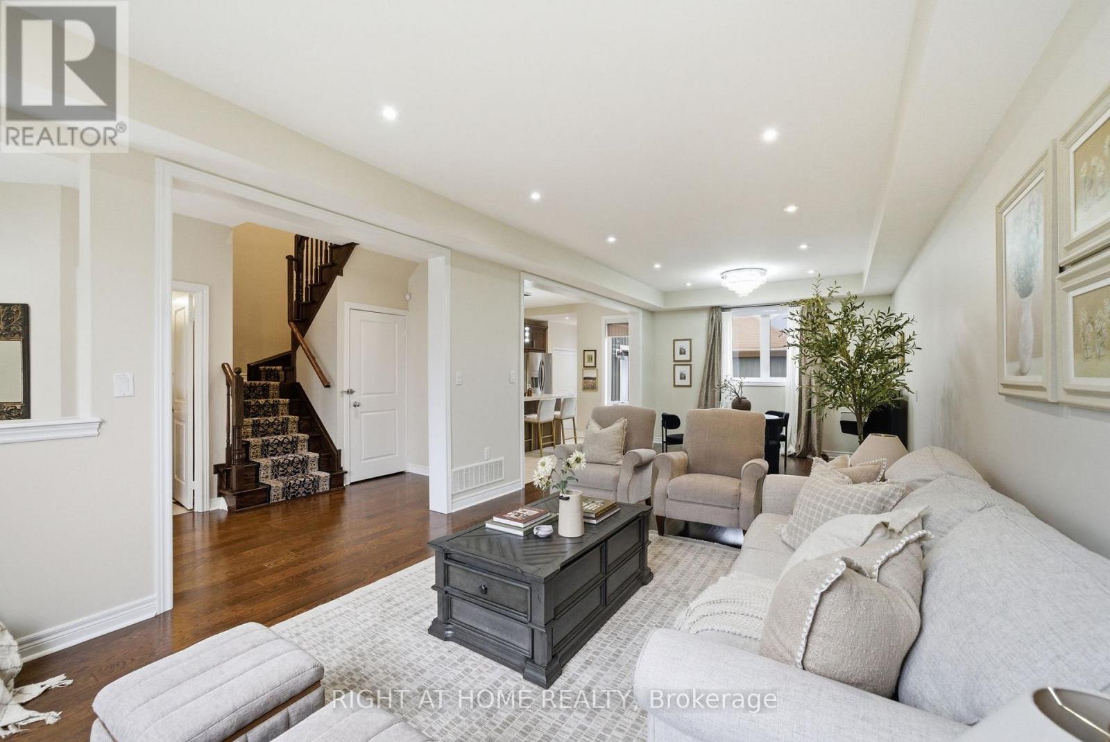 35 GOUGH LANE - 8