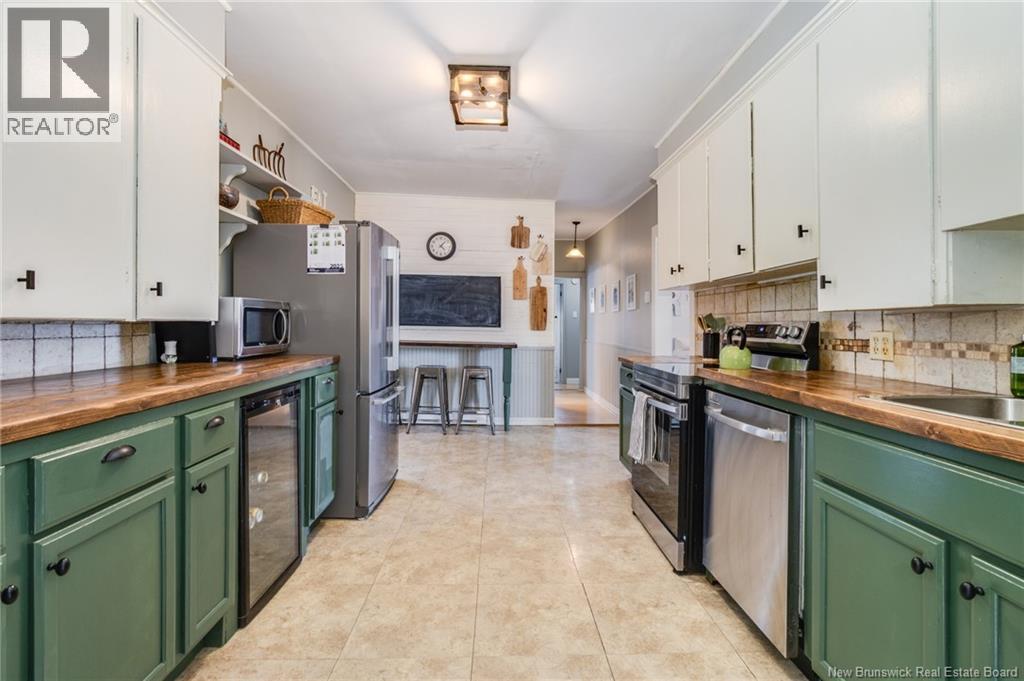 124 Riverview Drive - 4